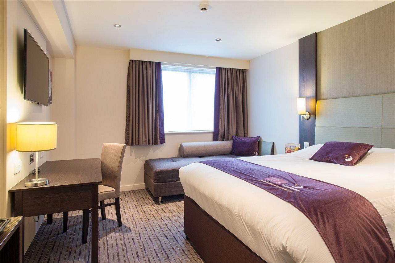 Premier Inn Basingstoke Town Centre Kültér fotó