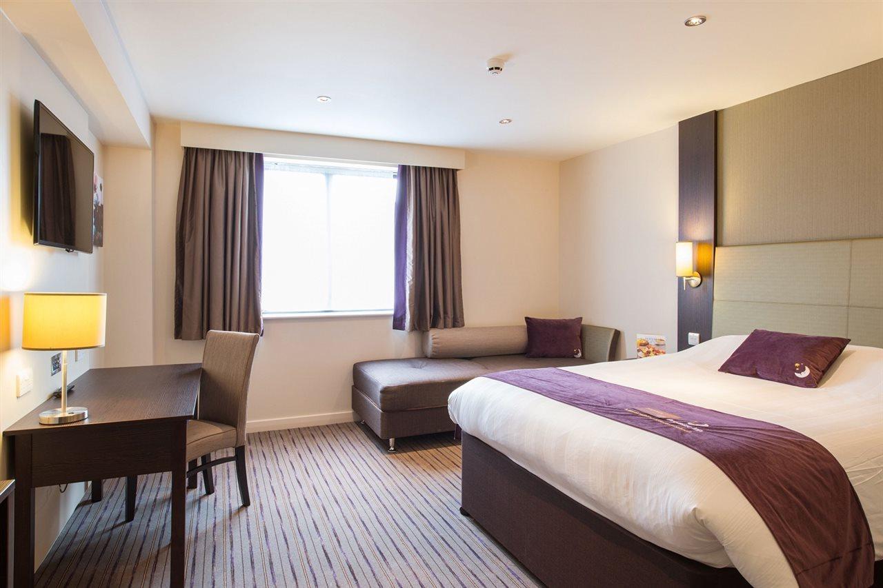 Premier Inn Basingstoke Town Centre Kültér fotó