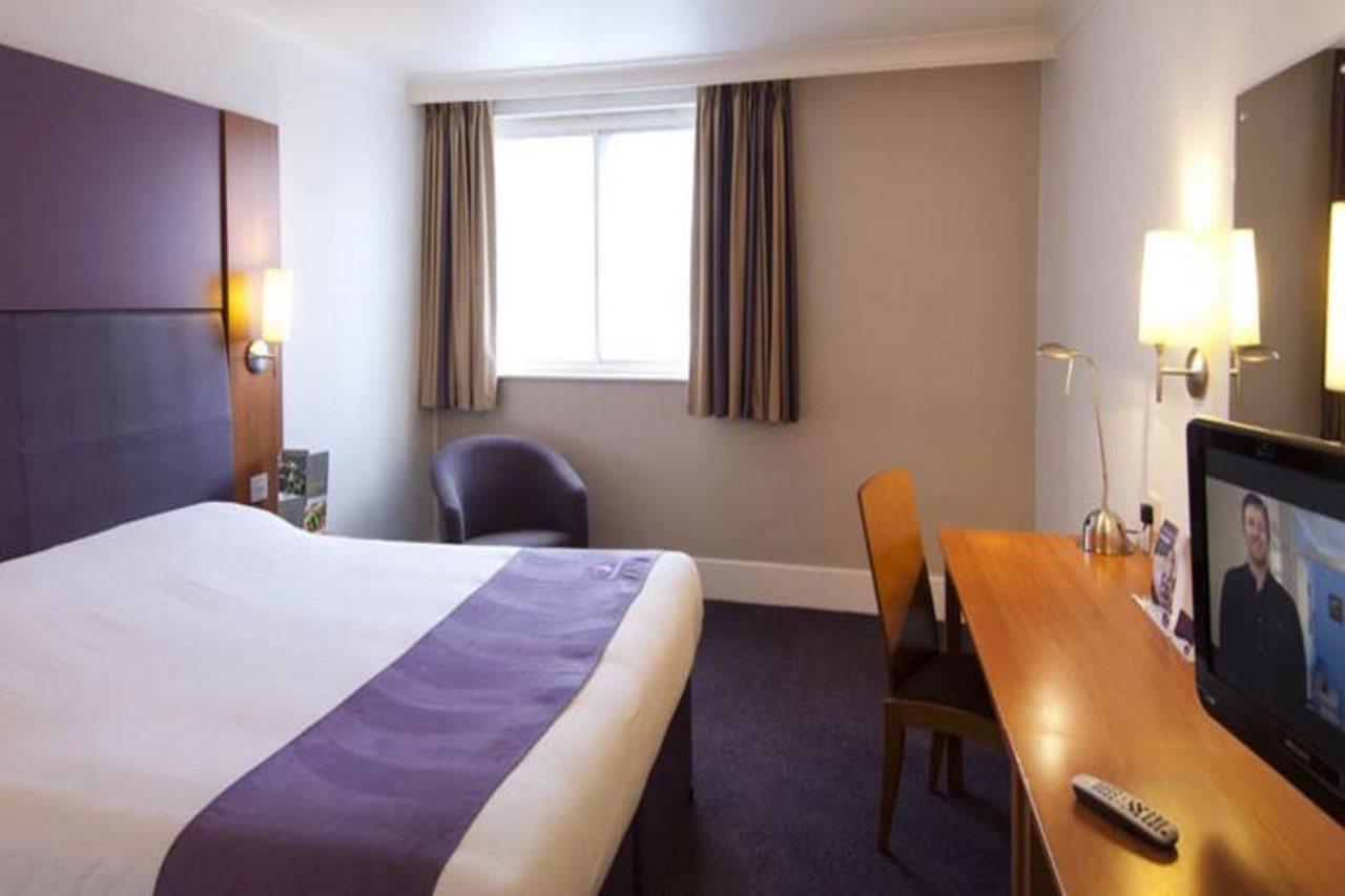 Premier Inn Basingstoke Town Centre Kültér fotó